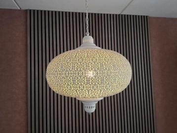 Mooie hanglamp beschikbaar voor biedingen