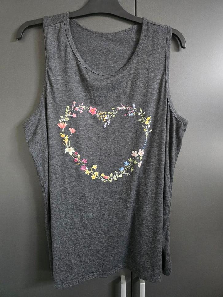 Grijze top met bloemenprint in hartvorm, maat xxl (nieuw), Kleding | Dames, Tops, Nieuw, Maat 46/48 (XL) of groter, Grijs, Zonder mouw