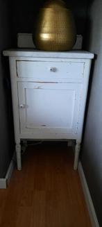 Vintage nachtkastjes wit met marmeren blad, Huis en Inrichting, Ophalen, Minder dan 50 cm, Gebruikt, 25 tot 50 cm