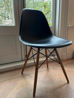 Vitra Eames DSW Eetkamerstoel 4 stuks, Huis en Inrichting, Kunststof, Gebruikt, Zwart, Ophalen of Verzenden