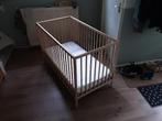 Kinderbed, Kinderen en Baby's, Kinderkamer | Bedden, Ophalen, Gebruikt, Minder dan 140 cm, Matras