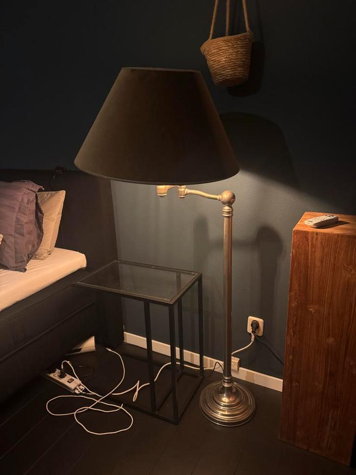 2 Zware Vloerlampen met Zwarte Velours Kap, Huis en Inrichting, Lampen | Vloerlampen, Gebruikt, 150 tot 200 cm, Metaal, Ophalen of Verzenden