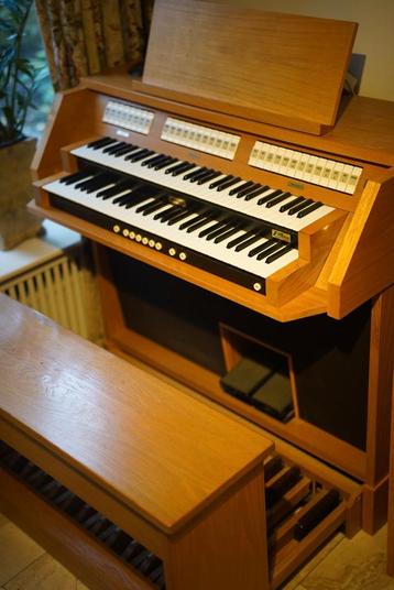 Eminent DCS-200 orgel beschikbaar voor biedingen