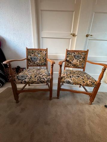 Antieke stoeltjes, opknappers, 75 jaar oud beschikbaar voor biedingen