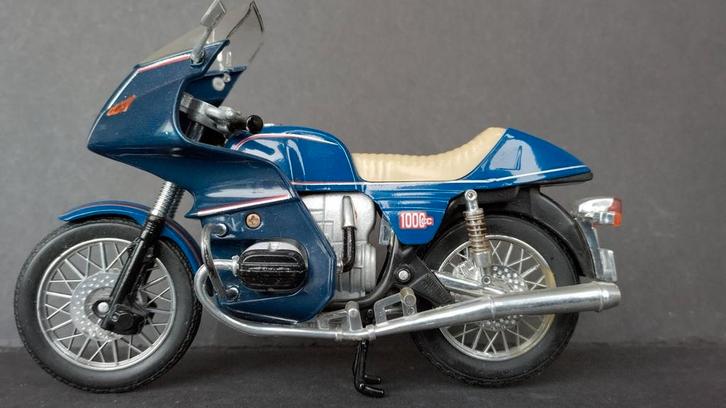 BMW R100 RS 1:12 Yatming Road Tough Pol, Hobby en Vrije tijd, Modelauto's | 1:5 tot 1:12, Zo goed als nieuw, Auto, Verzenden
