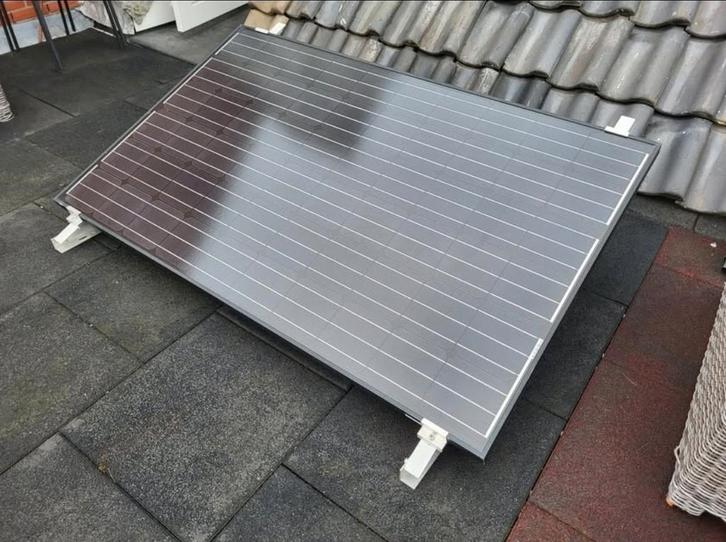 Plug&Play Zonnepanelen Set - Plat Dak, Doe-het-zelf en Verbouw, Dakpannen en Dakbedekking, Nieuw, Overige typen, Metaal, Zwart