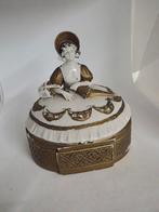 Antiek Porseleinen Sieradendoosje met Vrouw, Antiek en Kunst, Ophalen of Verzenden