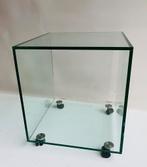 Glazen kubus tafel / hifi tafeltje op wieltjes