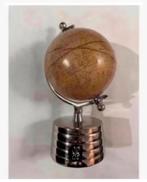 Mooie wereldbol, woondecoratie, op mooie voet 25 cm hg, Nieuw, Ophalen of Verzenden, X, X