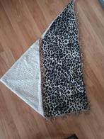 Grote sjaal,tijger/ panterprint ., Ophalen of Verzenden, Zo goed als nieuw, Maat 46/48 (XL) of groter, Sjaal