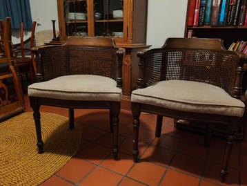 Set van 2 Vintage Houten Stoelen met Rotan beschikbaar voor biedingen