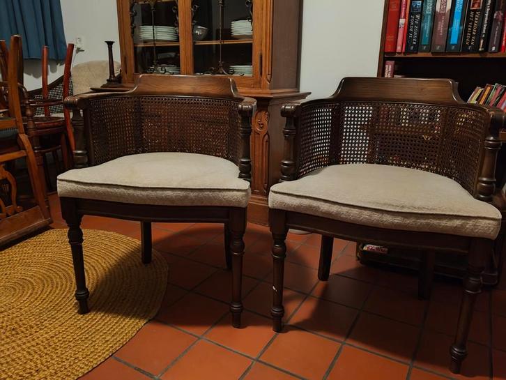 Set van 2 Vintage Houten Stoelen met Rotan, Huis en Inrichting, Stoelen, Gebruikt, Twee, Hout, Riet of Rotan, Stof, Bruin, Ophalen