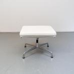 1x Vitra Eames EA 223 Soft Pad Hocker Wit Leer - Gepolijst, Ophalen of Verzenden, Zo goed als nieuw, Metaal, 50 tot 75 cm