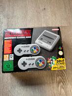 Snes mini in doos, 1 keer uitgepakt, Spelcomputers en Games, Spelcomputers | Nintendo Super NES, Ophalen, Zo goed als nieuw, Met 2 controllers