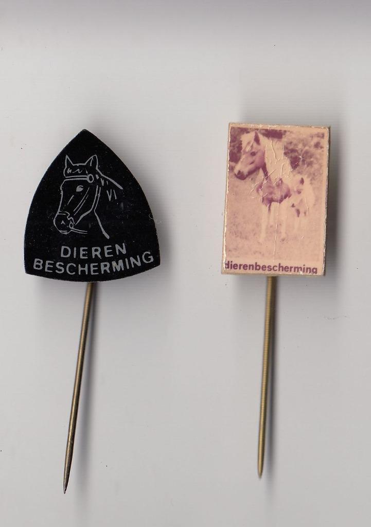 Dierenbescherming Paard Pony speldjes, Verzamelen, Speldjes, Pins en Buttons, Gebruikt, Speldje of Pin, Overige onderwerpen, Ophalen of Verzenden