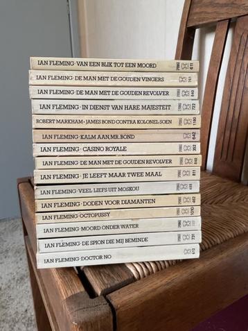 15 Bond boekjes van Ian Fleming   spionage beschikbaar voor biedingen