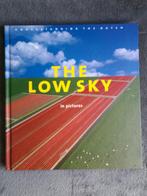 Fotoboek over Nederland- The Low Sky, Ophalen of Verzenden, Zo goed als nieuw