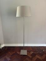 Staande lamp van chroom met stoffen kap, merk Ikea, Huis en Inrichting, Lampen | Vloerlampen, Ophalen, Zo goed als nieuw, Metaal