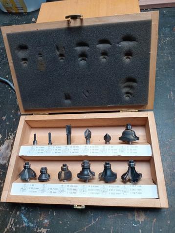 Bovenfrees beitelset beschikbaar voor biedingen