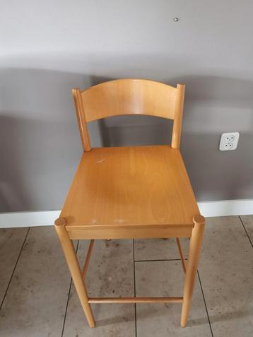 1 beuken barkruk beschikbaar voor biedingen