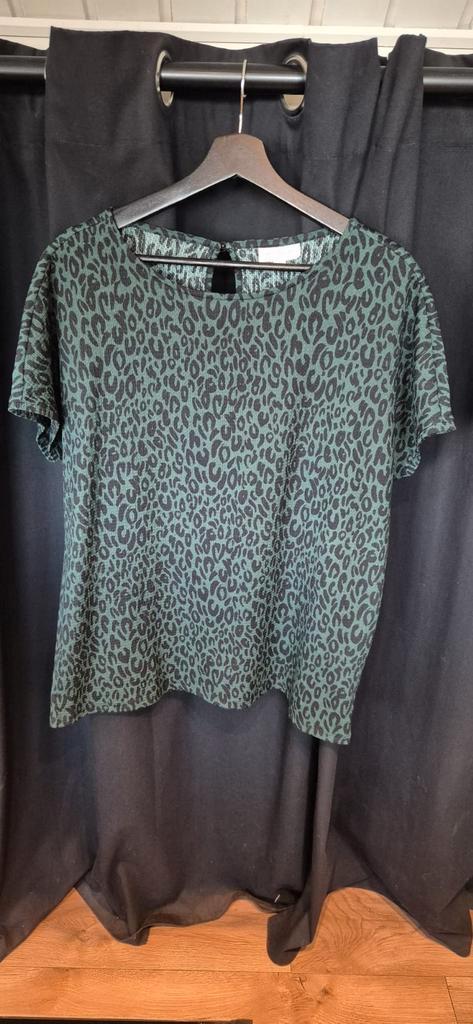 Only Carmakoma Groen Zwart shirt top Maat 42/44, Kleding | Dames, T-shirts, Zo goed als nieuw, Maat 42/44 (L), Groen, Korte mouw