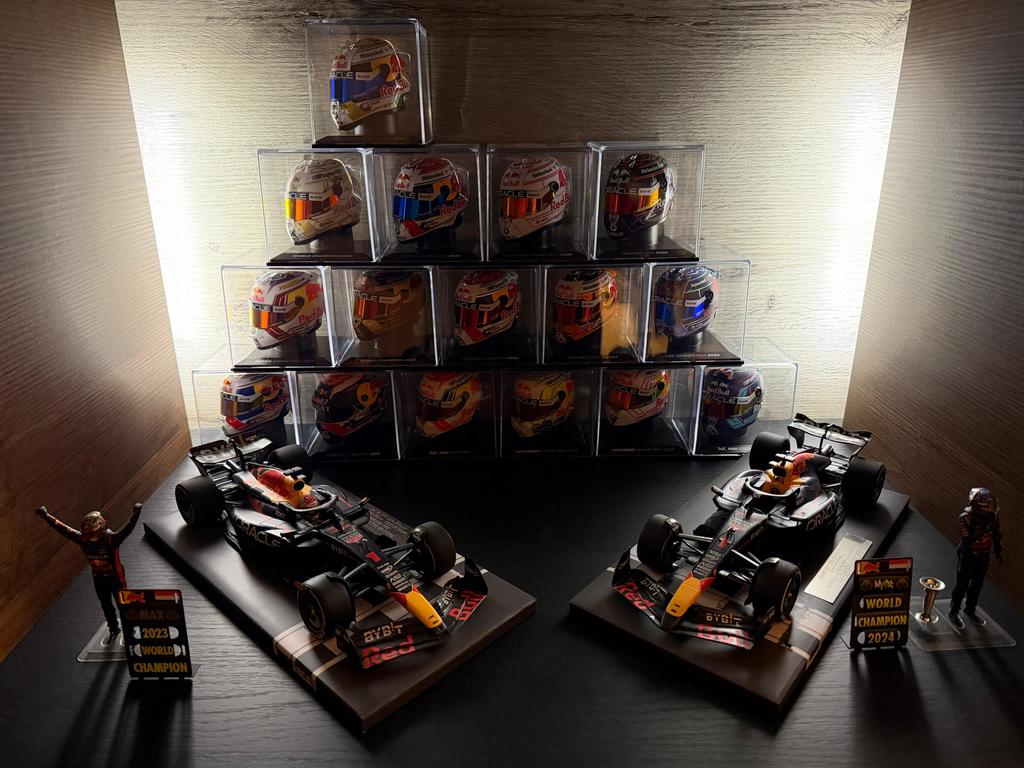 Max Verstappen 1:4 helmen en 1:18 schaalmodellen, Ophalen, Zo goed als nieuw, Auto, Overige merken