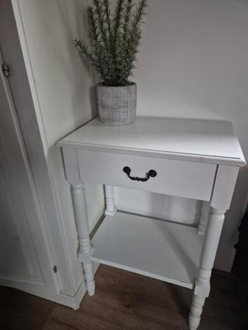 Brocant ladekastje / plantentafeltje met lade