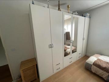 Mooie kleding kast | 270x210x52 beschikbaar voor biedingen