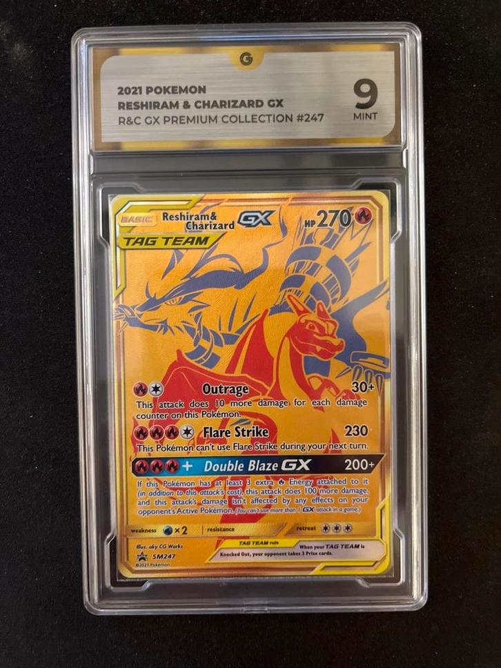 Reshiram & Charizard GX Promo SM247 - Graded 9 Mint, Hobby en Vrije tijd, Verzamelkaartspellen | Overige, Zo goed als nieuw, Losse kaart