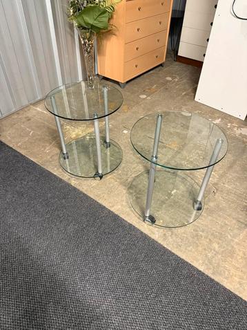 Glazen salontafels beschikbaar voor biedingen