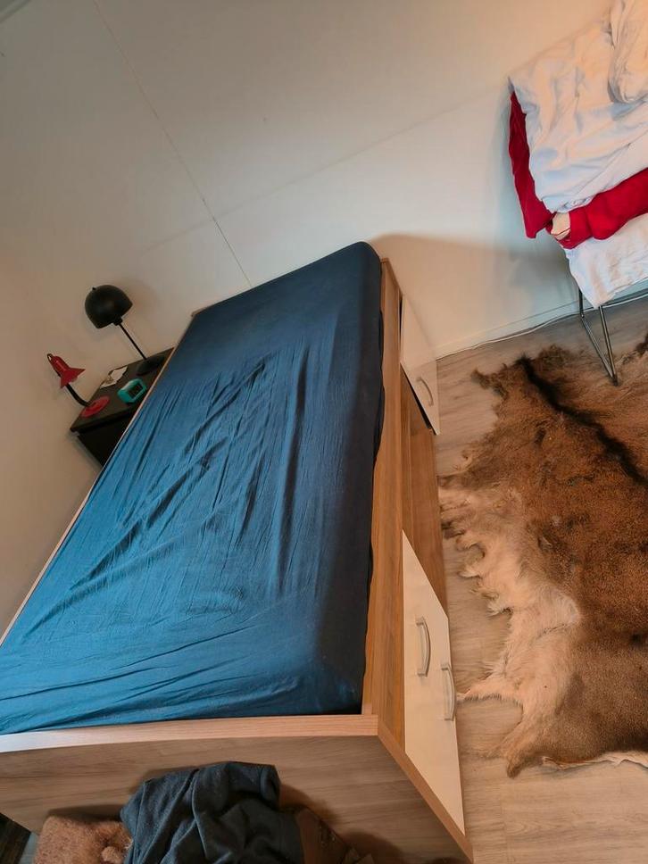 Eenpersoonsbed (90x200) met opbergruimte, Huis en Inrichting, Slaapkamer | Bedden, Gebruikt, Eenpersoons, 90 cm, 200 cm, Hout