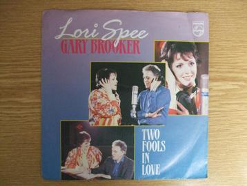 LORI SPEE & GARY BROOKER   TWO FOOLS IN LOVE / ENLIGHTENED beschikbaar voor biedingen