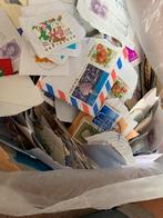 Ruim kilo postzegels kantoorpost jaren 80 en 90., Postzegels en Munten, Postzegels | Volle albums en Verzamelingen, Ophalen of Verzenden