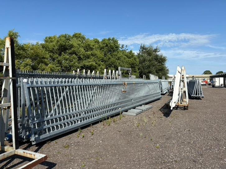 Schuifpoort NIEUW 11 mtr lang x 180 cm hoog compleet, Tuin en Terras, Tuinpoorten, Nieuw, Schuifpoort, 150 tot 200 cm, 200 cm of meer