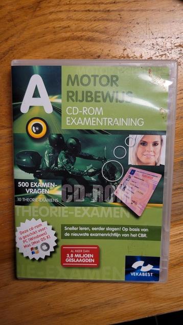 Motor theoriebiek en CD-rom Examentraining samen beschikbaar voor biedingen