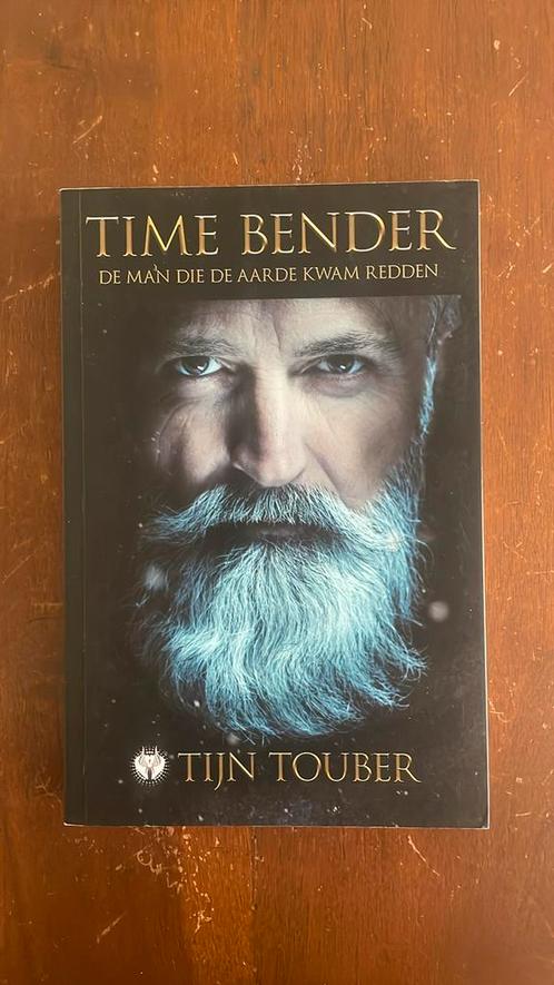 Tijn Touber - Time Bender, Boeken, Literatuur, Zo goed als nieuw, Nederland, Ophalen of Verzenden