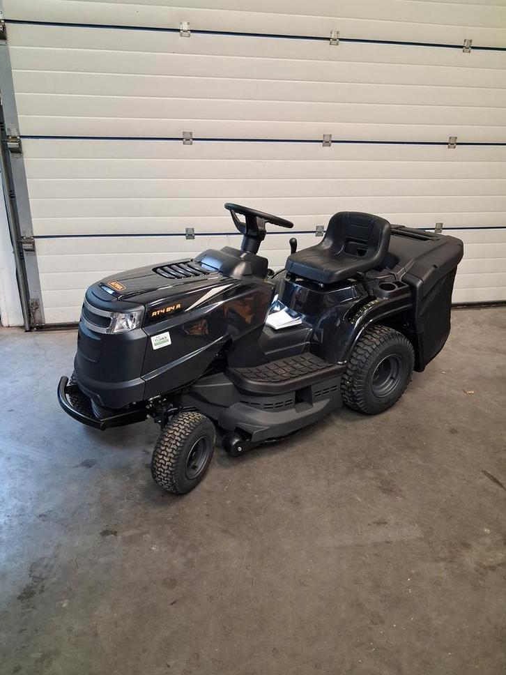 NIEUWE STIGA ALPINA ZITMAAIER  MET OPVANG EURO 1990,-, Tuin en Terras, Zitmaaiers, Gebruikt, 120 cm of meer, Ophalen of Verzenden