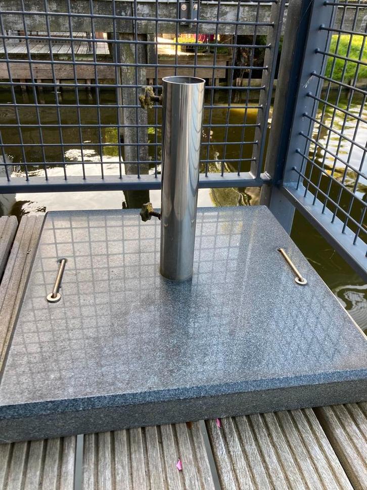 Parasolvoet hardsteen, Tuin en Terras, Parasols, Parasolvoet, Minder dan 1 meter, Ophalen