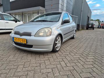 Toyota Yaris 1.3 16V 5DR AIRCO NAVI TREKHAAK VERLAAGD beschikbaar voor biedingen