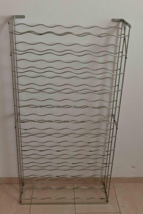 Ruim metalen wijnrek, Huis en Inrichting, Woonaccessoires | Wijnrekken, Gebruikt, 75 cm of meer, Metaal, 25 flessen of meer, Ophalen