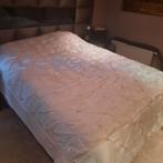 Crème bedsprei 180 breed met rozenknoopjes, Huis en Inrichting, Slaapkamer | Beddengoed, Beige, Tweepersoons, Ophalen of Verzenden