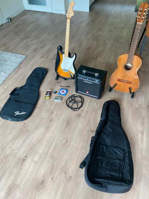 Gitaar Set - Fender Squier + Peavey Versterker + Juan salva, Muziek en Instrumenten, Snaarinstrumenten | Gitaren | Elektrisch