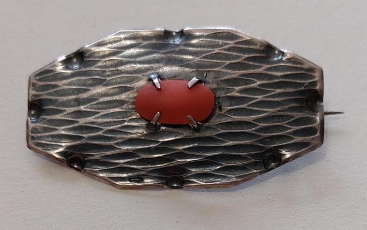Amsterdamse school broche zilver, bloedkoraal. nr 2, Antiek en Kunst, Antiek | Goud en Zilver, Zilver, Ophalen