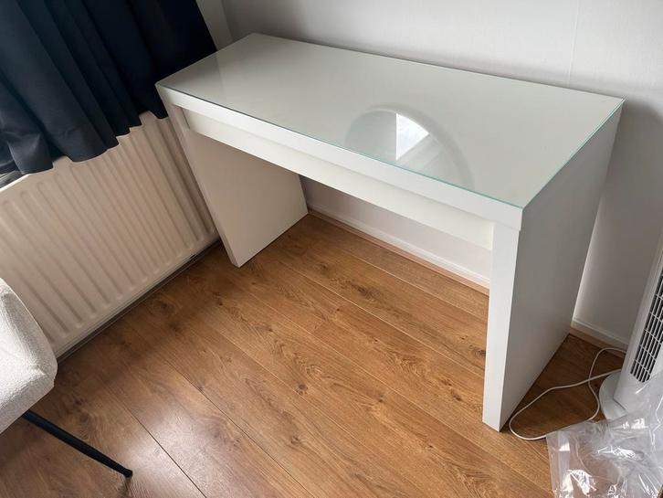 IKEA Malm Make-up Tafel, Huis en Inrichting, Bureaus, Gebruikt, Bureau, Ophalen