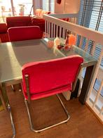 2 vintage eettafelstoen fuchsia ( knal) roze, Huis en Inrichting, Ophalen, Gebruikt