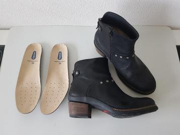  >>  Wolky MAAT 39 zwarte waxed leren laarzen laarsjes boots beschikbaar voor biedingen