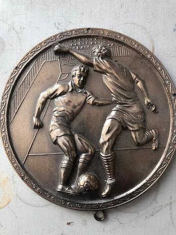 Voetbal medaille beschikbaar voor biedingen