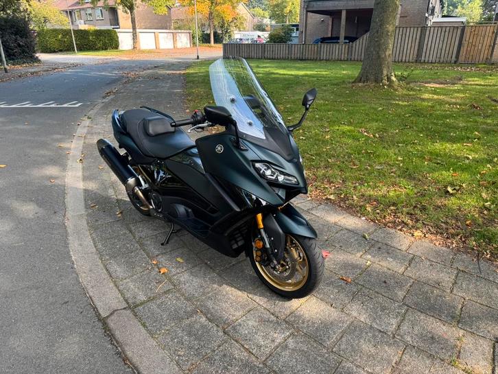 Yamaha TMAX 560 Tech MAX - Topstaat! Akrapovic, Motoren, Motoren | Yamaha, Particulier, Scooter, 12 t/m 35 kW, 2 cilinders, Minimaal motorrijbewijs A1