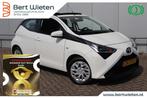Toyota Aygo 1.0 VVT-i x-play ltd I Geen Import I Open dak, Auto's, Toyota, Voorwielaandrijving, Gebruikt, 4 stoelen, Wit