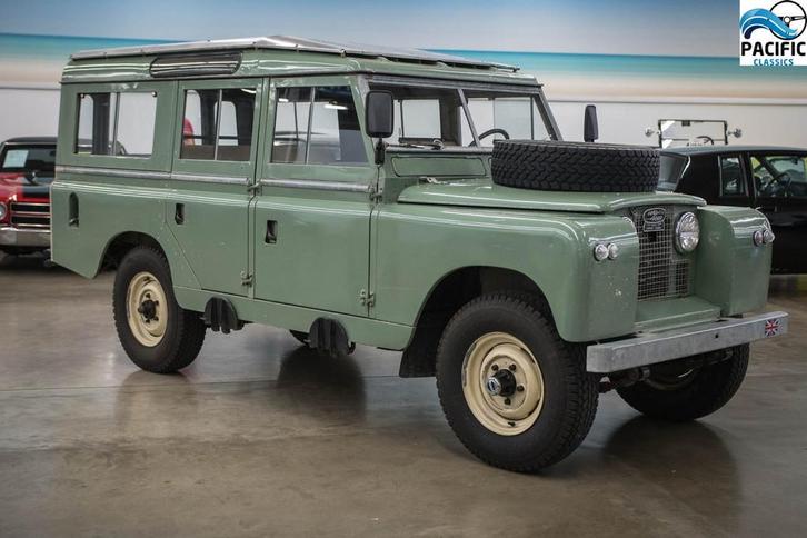 Land Rover 109 stationwagon (bj 1969), Auto's, Oldtimers, Bedrijf, Te koop, Land Rover, Benzine, SUV of Terreinwagen, Handgeschakeld